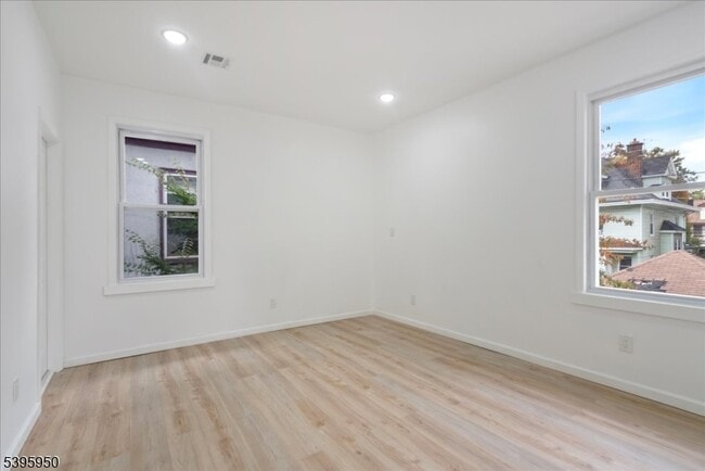 Building Photo - 813 S 12th St