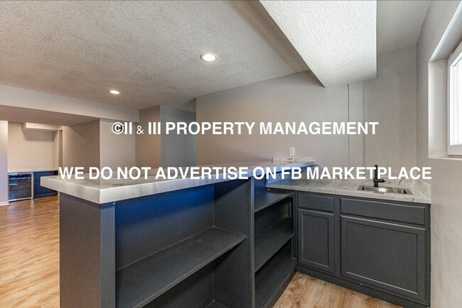 Building Photo - 12566 S Canyon Dr