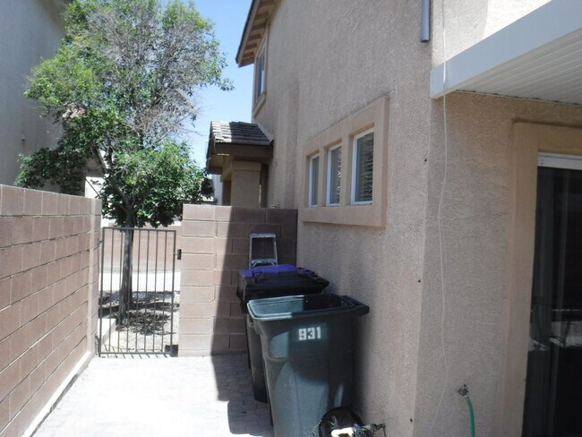 Building Photo - 2 STORY HOME IN GATED COMMUNITY