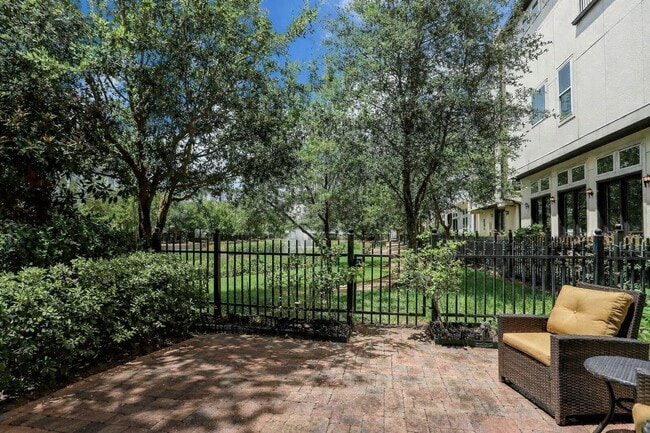 Building Photo - 10912 Wrenwood Park