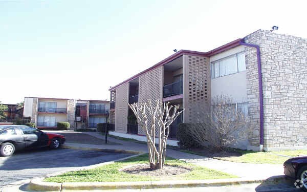 Building Photo - Metropolitan