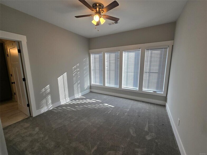 Building Photo - 61 Main St