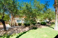 Building Photo - Beautiful / Spacious / Two Bedroom Condo /...