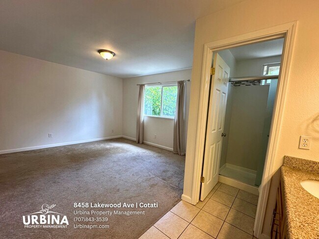 Building Photo - Spacious 4 Bedroom Home in Cotati Near SMART Train - Cosigners Welcome!