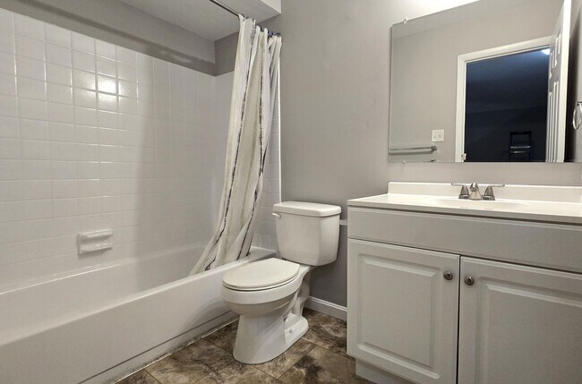 Building Photo - 103 Chaucer Rd