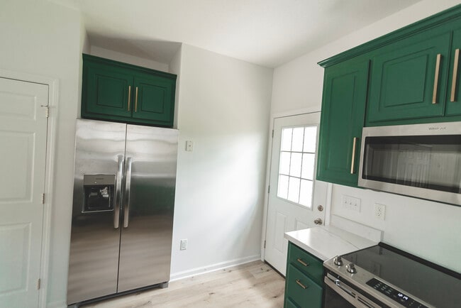 Building Photo - 9703 Full Moon Cir