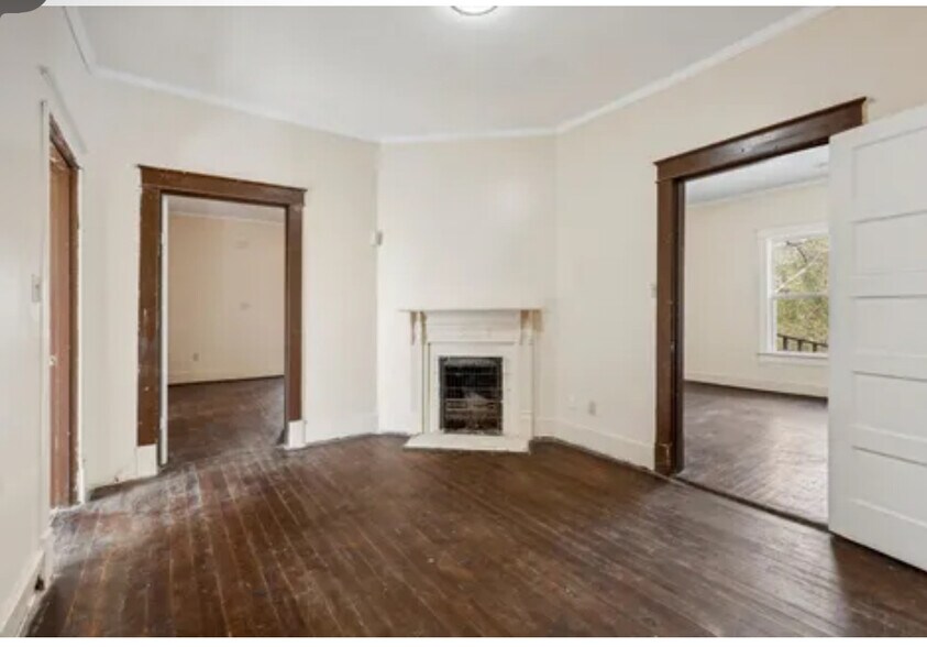 Extra living room 3 room 1 - 8457 E Kerrville Rosemark Rd