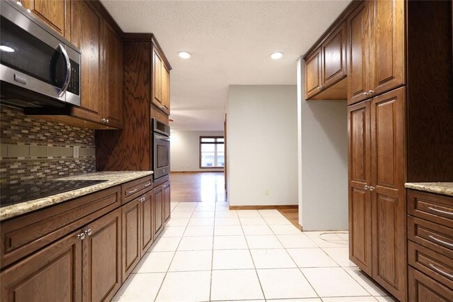 Building Photo - 722 Smalley Dr