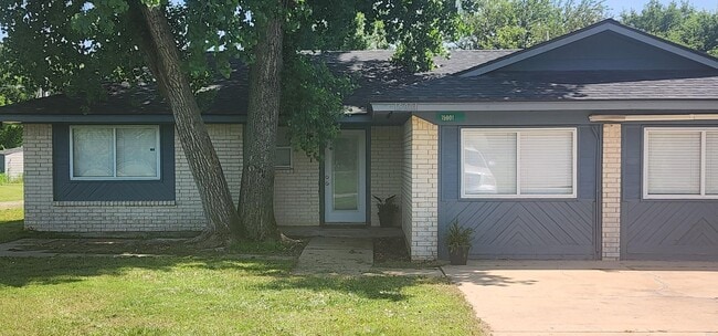 Primary Photo - 15901 S Meridian Ave