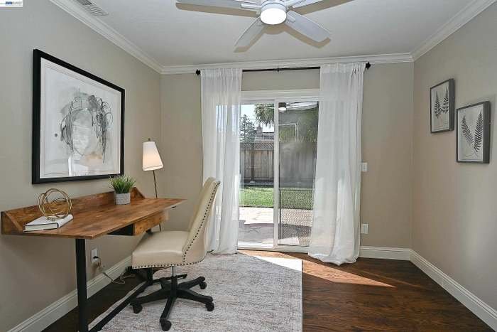 Building Photo - 749 Moraga Dr