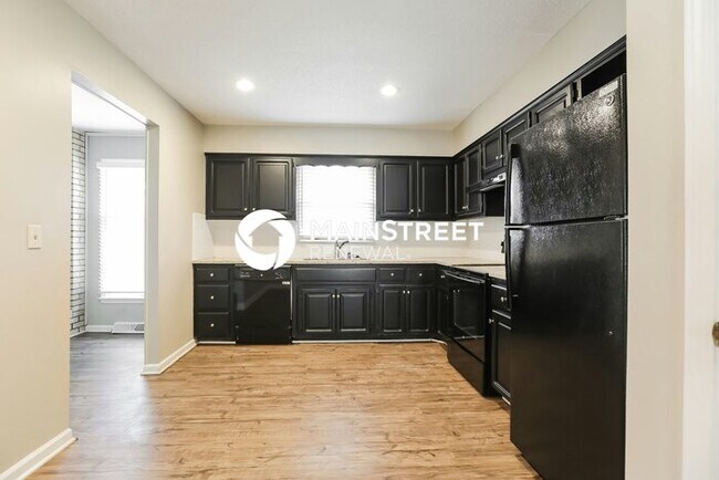 Building Photo - 3 Bedroom Pet-Friendly Home in Kansas City, MO with Main Street Renewal