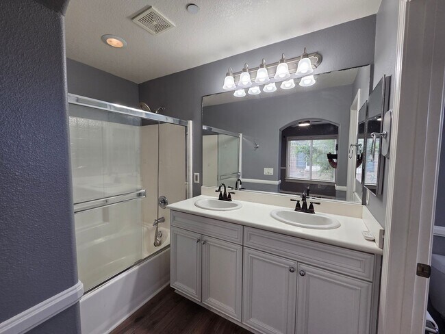 Building Photo - 3+3 condo at Orbella in Oxnard - Close to Beaches and Channel Islands Harbor