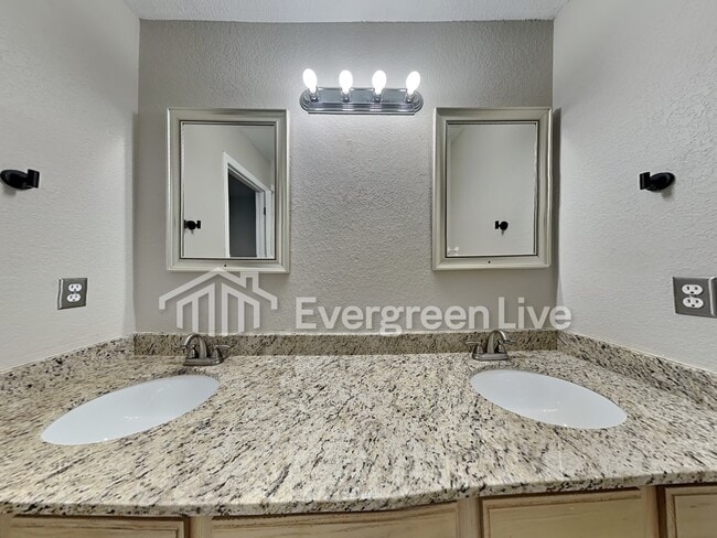 Building Photo - 6172 Milliken Bend