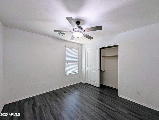 Building Photo - 13959 W Country Gables Dr