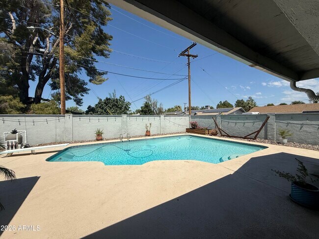 Building Photo - 11622 N 20th Ave