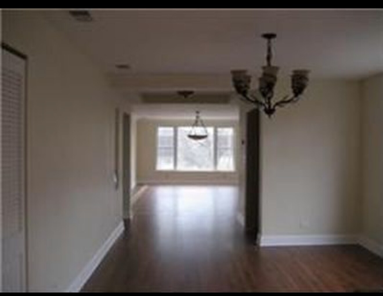 Building Photo - 2539 W Lunt Ave