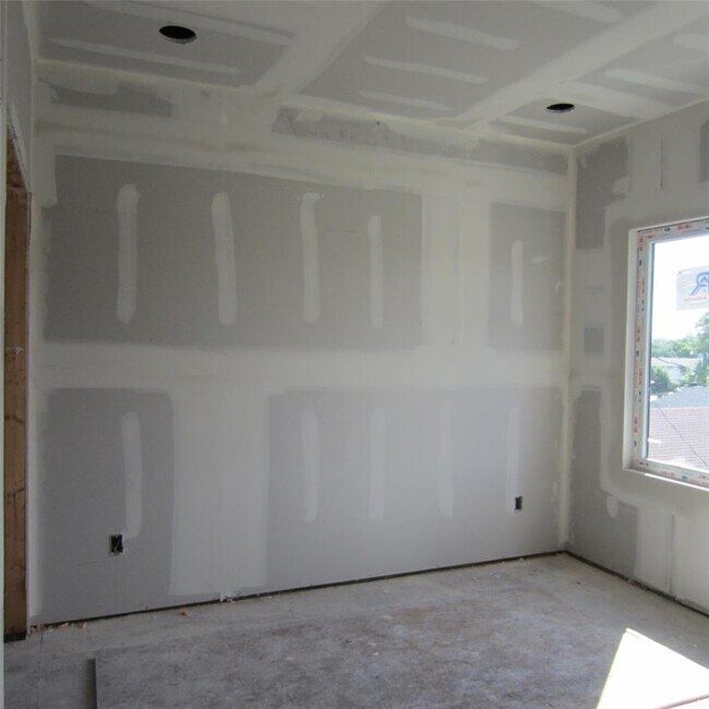 Building Photo - 2419 Rosewood St