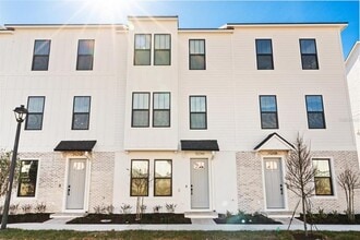 Building Photo - 15244 Groveside Rd