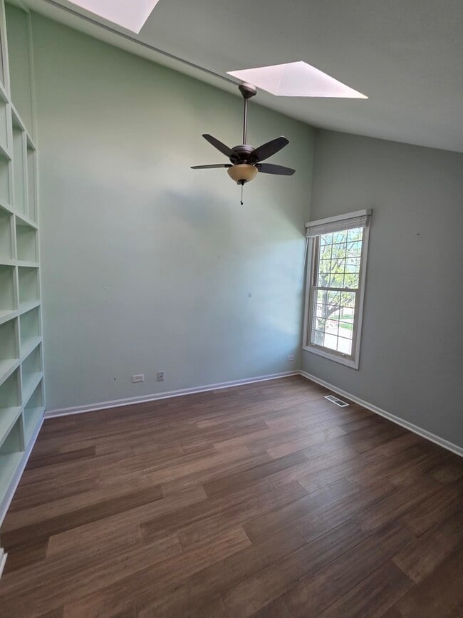 Building Photo - 406 College Crossing