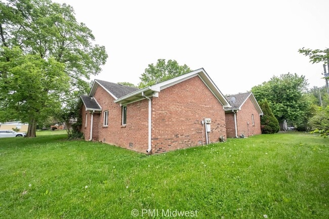Building Photo - Charming 2 Bed, 2 Bath Indianapolis Rental...