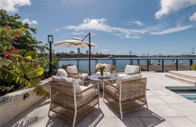 Building Photo - 2 S Hibiscus Dr