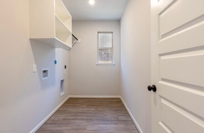 Building Photo - 5034 Morrison Dr