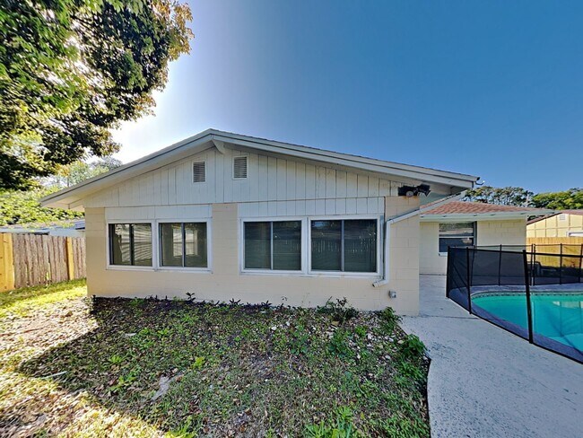 Building Photo - Coming Soon! 3 BR/2BA | Newly Renovated Single Family Home | 2-Car Garage Parking | In Jacksonville!