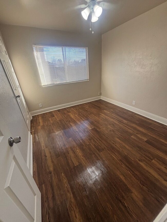 Building Photo - APPLY NOW FOR THIS 3 BEDROOM HOME!!