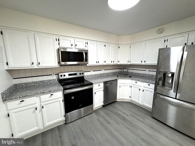 Building Photo - 8869 Rusland Ct