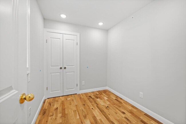 Building Photo - 6942 Torresdale Ave