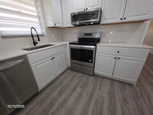 Building Photo - 718 Whippoorwill Ln