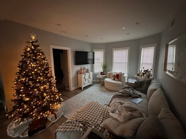 Building Photo - 52 Garfield Ave