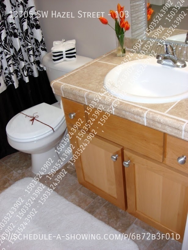 Building Photo - 13705 SW Hazel St