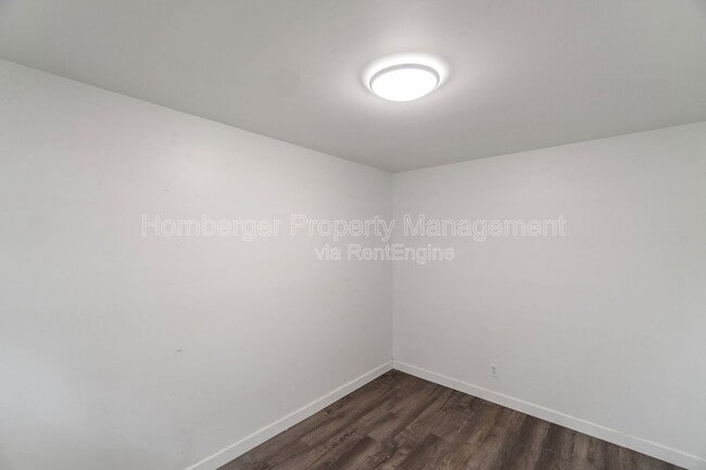 Building Photo - 1911 E Thurston Ave