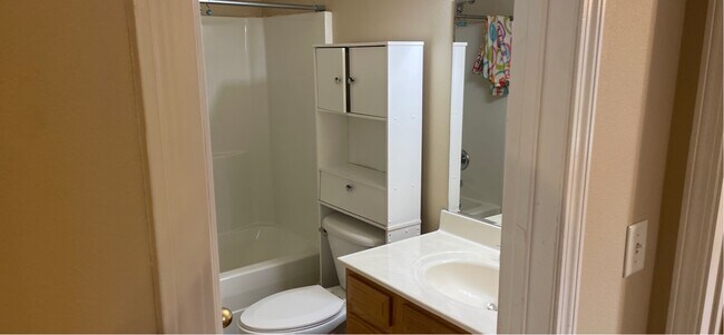 Building Photo - 4107 SW Chapelstone Ave