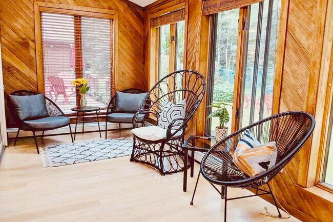 Building Photo - 66 Paquette Dr