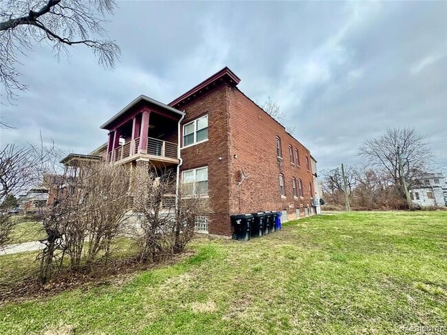 Building Photo - 222 Kenilworth St