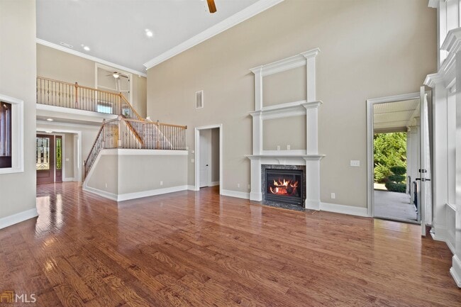 Building Photo - 2481 Lake Erma Dr
