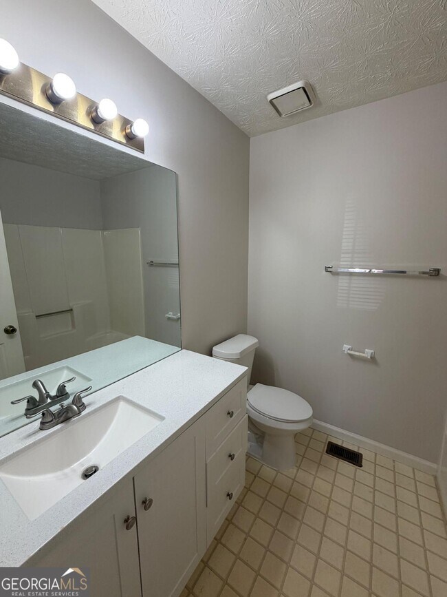 Building Photo - 3461 Kingswood Run