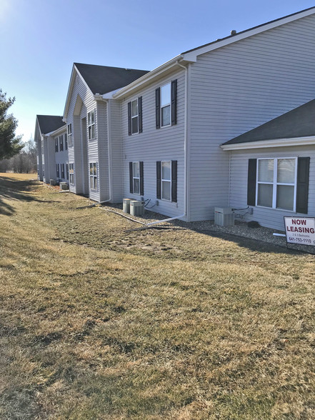 Building Photo - SUNDANCE MARSHALLTOWN APARTMENTS