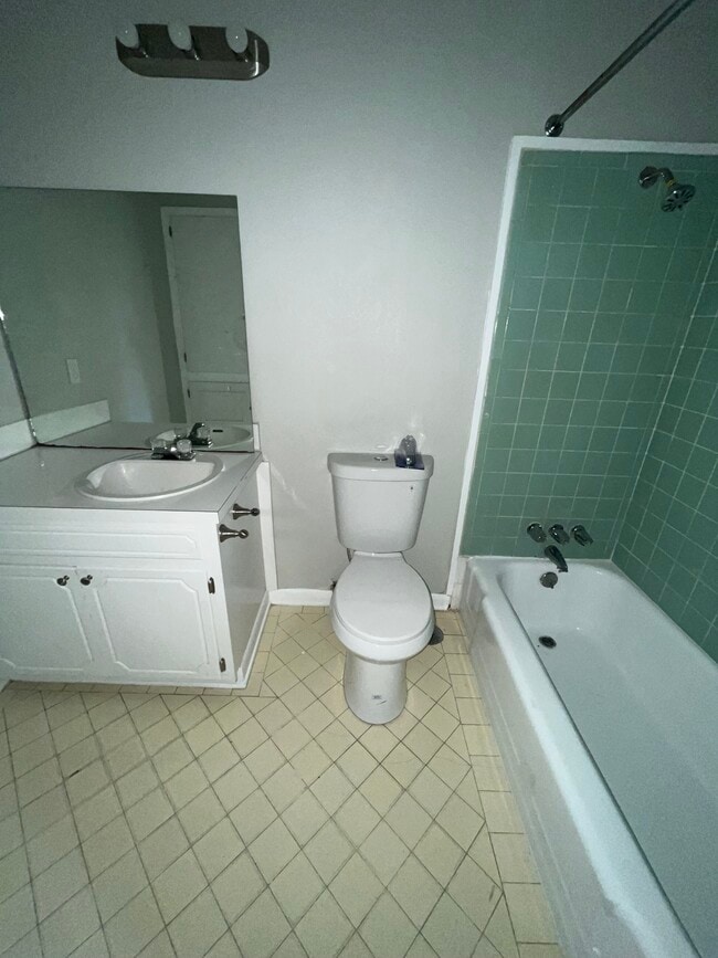 Building Photo - 403 Gulpha Dr