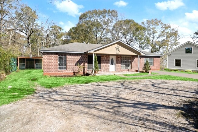 Building Photo - 2100 Hill Top Ct