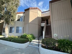Building Photo - 1st floor condo w/pool, spa, clubhouse, te...