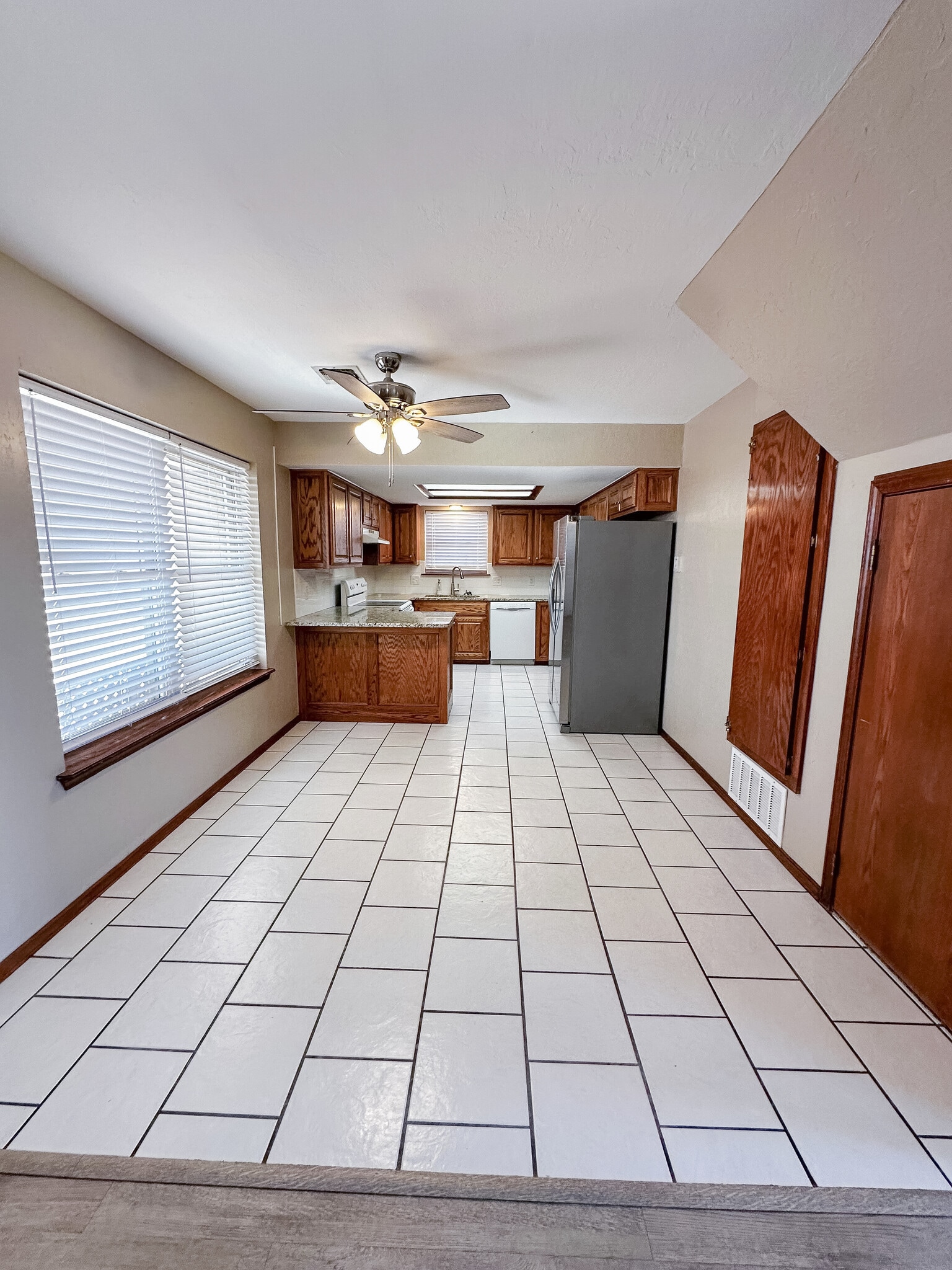 Building Photo - 4510 SW Wendy Dr