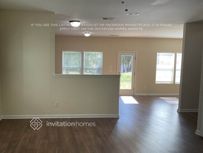 Building Photo - 1052 Sapphire Dr