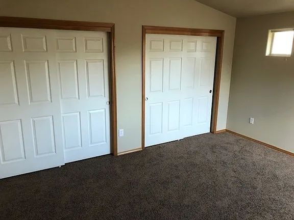 Building Photo - "Charming 3-Bedroom McMinnville Home with Cozy Fireplace and Spacious Living!"