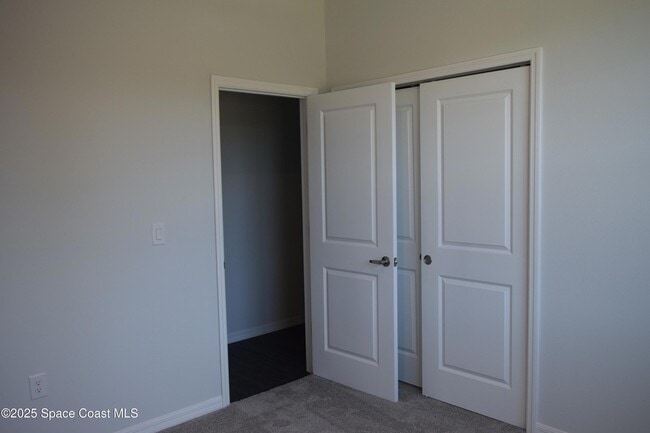 Building Photo - 3143 Fullerton Ave