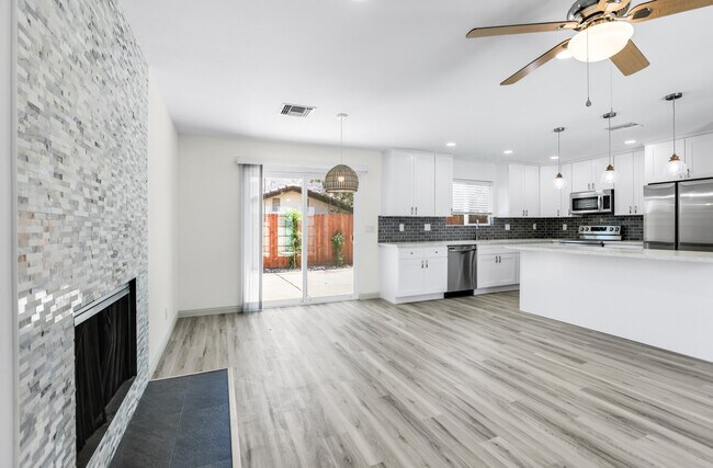 Building Photo - 53110 Avenida Ramirez