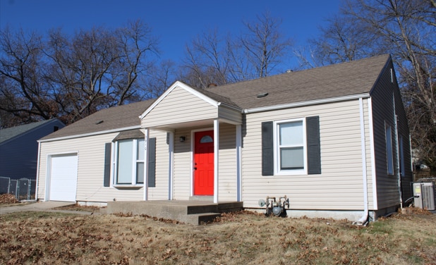 Building Photo - Cozy 2-bedroom, 1 full bath with vanity home located in Kansas City, MO