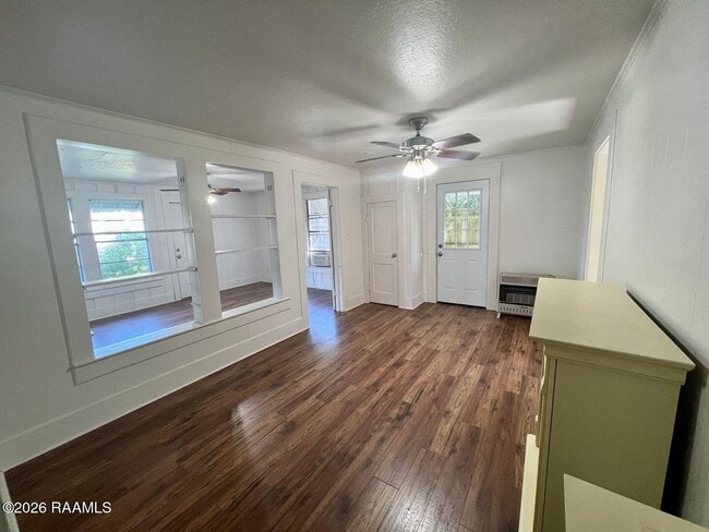 Building Photo - 503 Southdown Pl